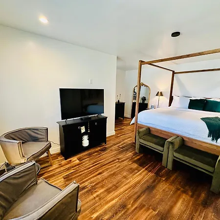 Bespoke Inn Flagstaff-2